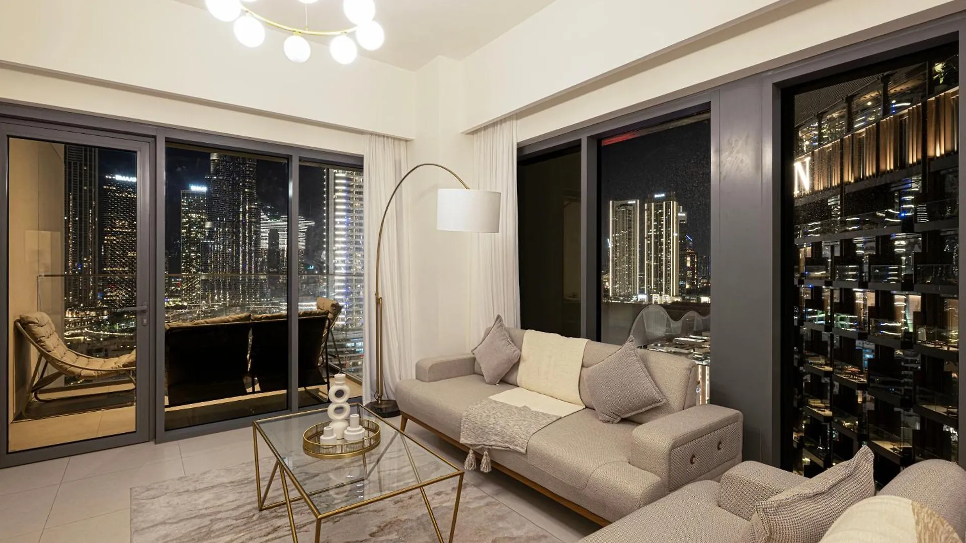 Stunning 2Br Full Burj Khalifa Views 5Min Walk To Dubai Mall Apartment