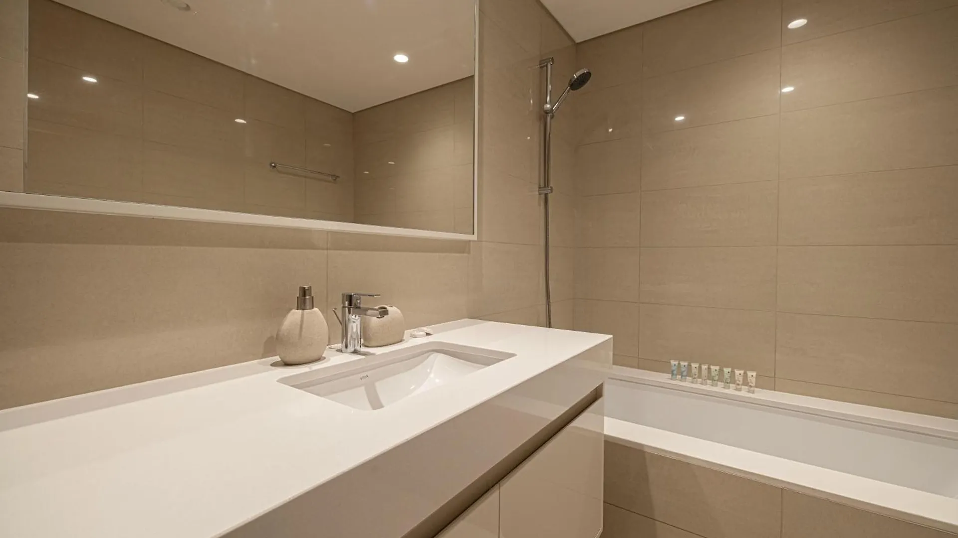Stunning 2Br Full Burj Khalifa Views 5Min Walk To Dubai Mall 0*,